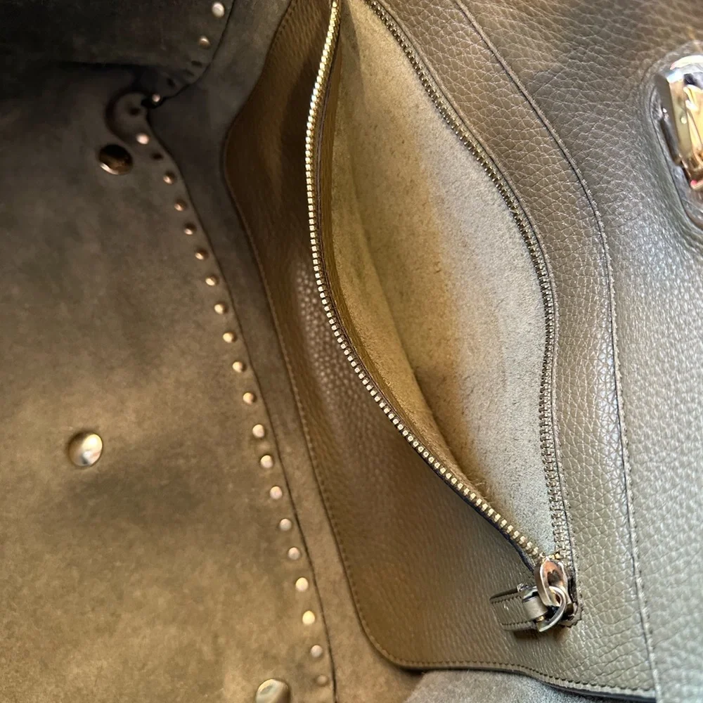 SOLD!!!! Valentino Medium Rockstud Leather Tote - Picture 8 of 16